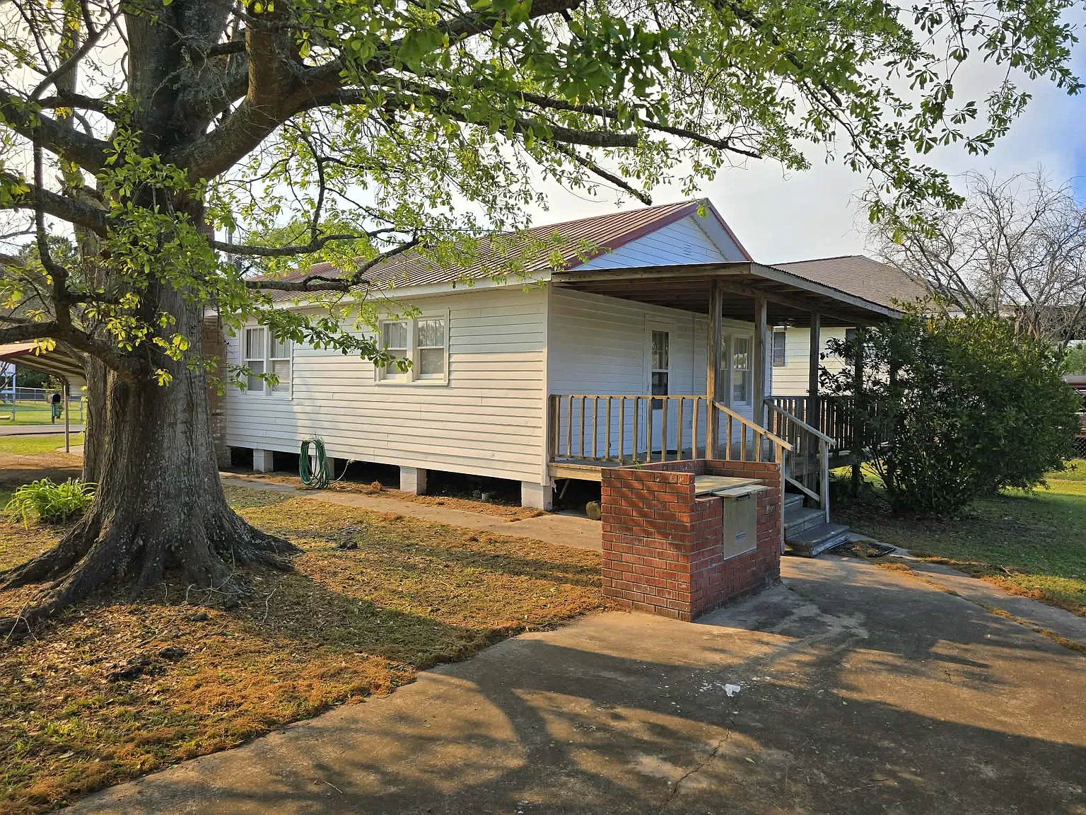 10006 Byrd Ave — Photo 4