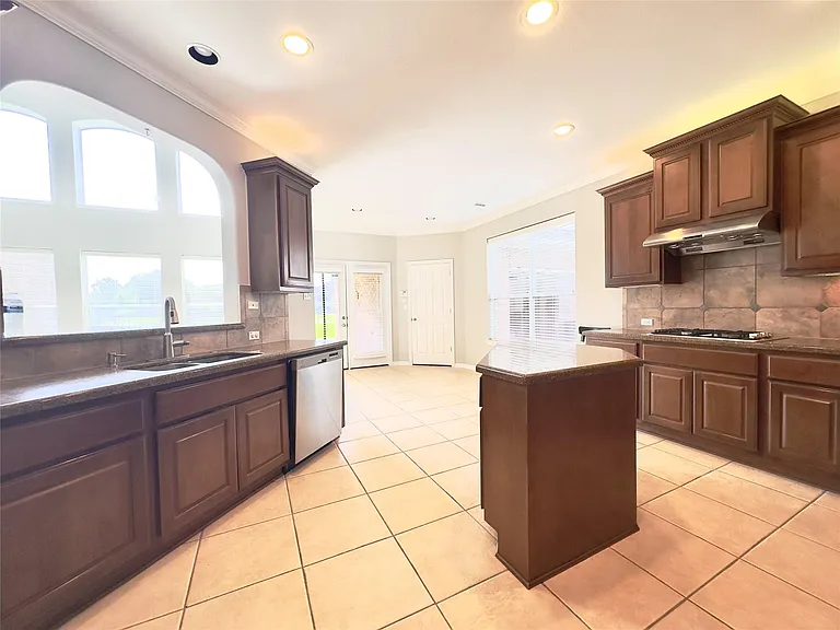 3819 Rivermoss Ln — Photo 8