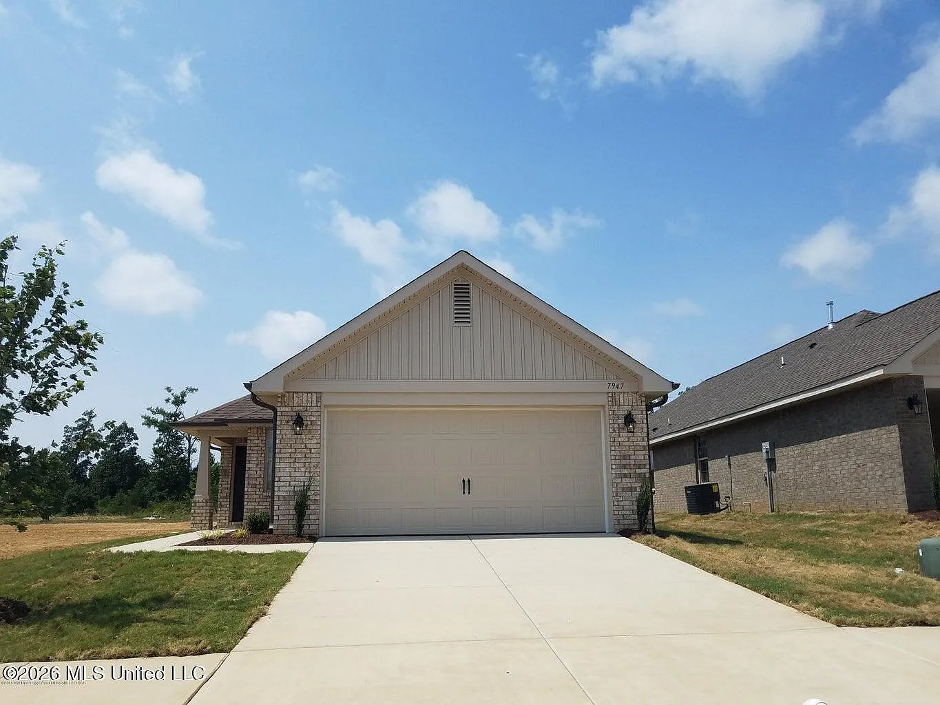 3 bed, 2.0 bath, 1503 sqft, $1,900 — Photo 1
