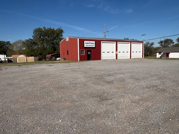 317 N Van Buren Ave, Elk City, OK 73644
