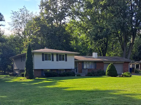 10218 Chester Dr, Carmel, IN 46032