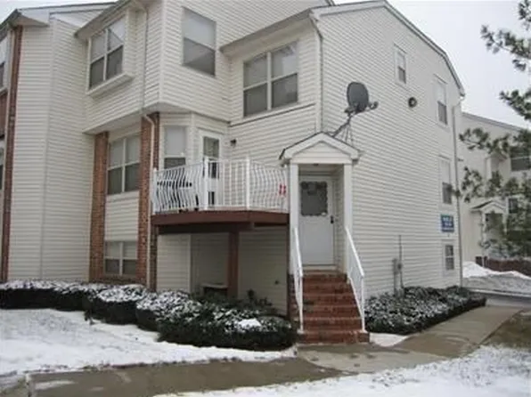 736 Harbortown Blvd, Perth Amboy, NJ 08861