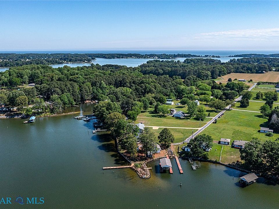2nd image of 29-077F Sweet Hall Dr