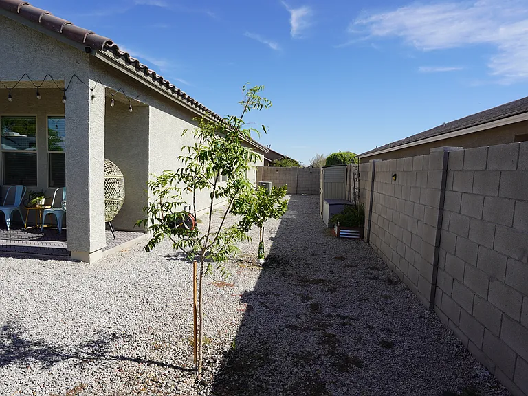 19423 W Hazelwood St — Photo 38