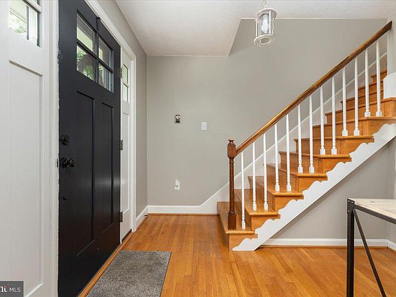 5th image of 180 Quaker Ln