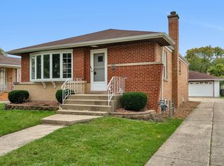 5301 Oak Center Dr, Oak Lawn, IL