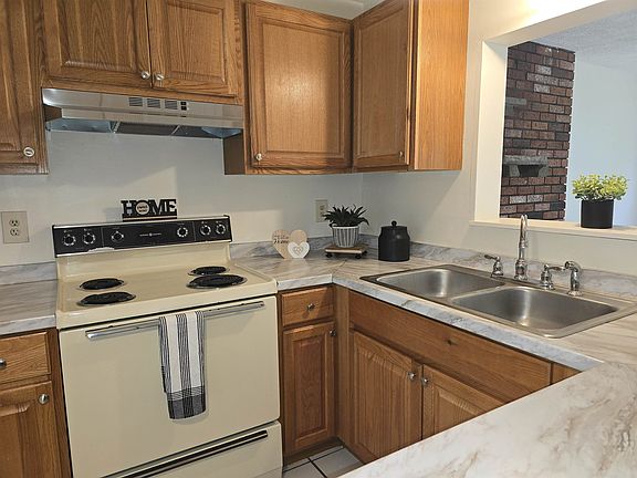 2nd image of 75 Lakewood Pines Road #17