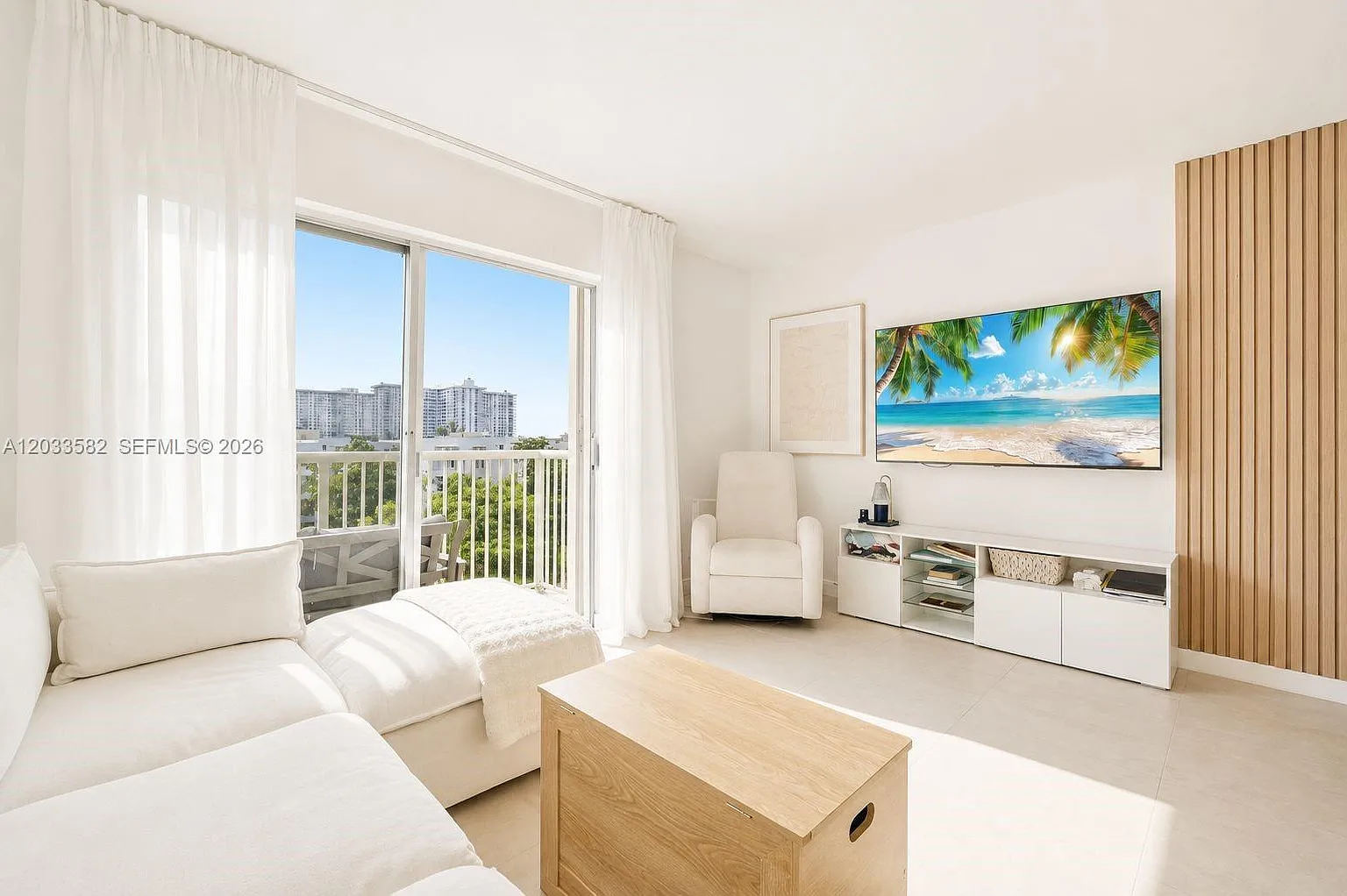 Towne Royale Condo — Photo 3