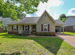 5891 Kentwood Dr, Horn Lake, MS 38637