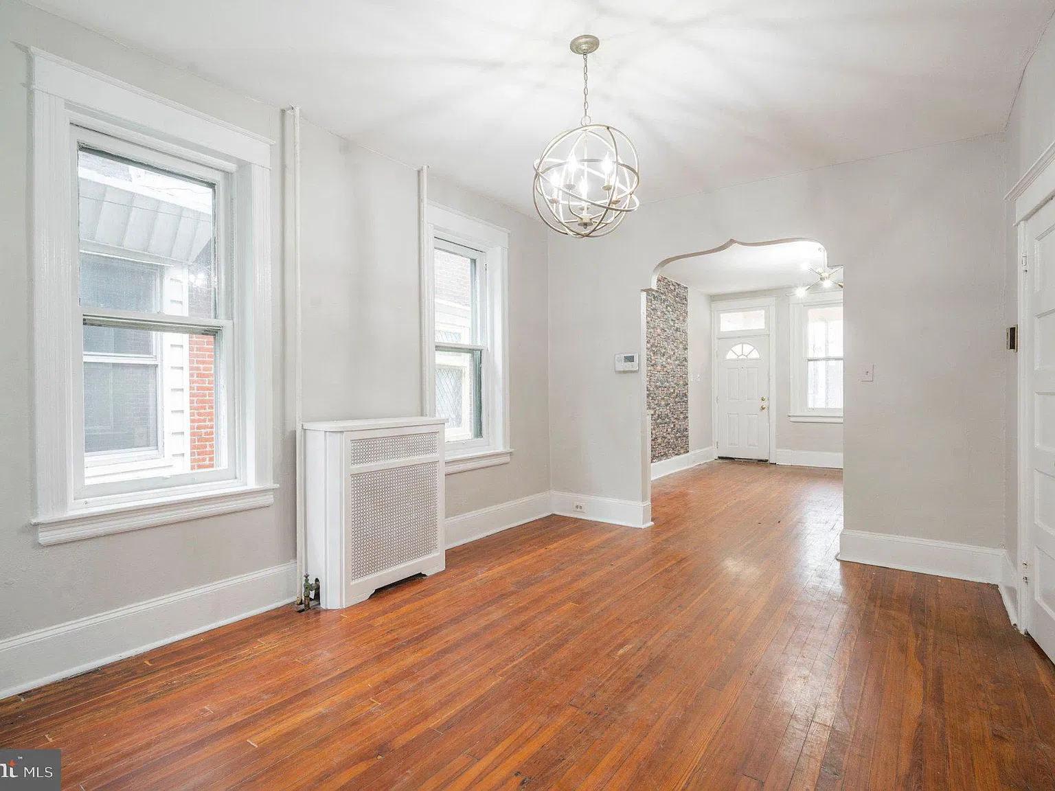 3 bed, 1.5 bath, 1278 sqft, $1,800 — Photo 2