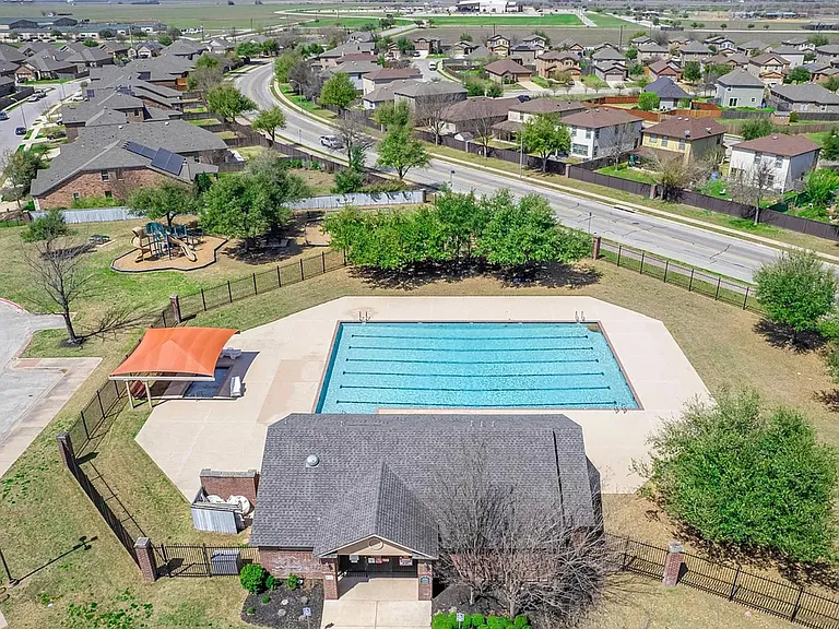 Neighborhood Pool - Open All Year