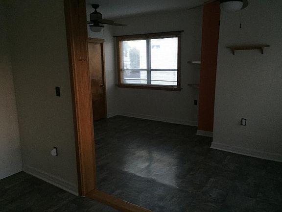 4th image of 1218 Bay St