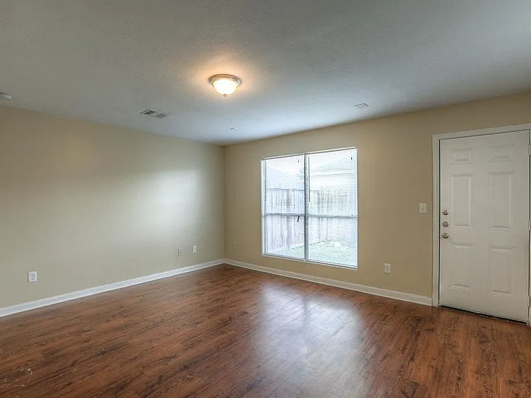 10610 Pine Landing Dr #B — Photo 9