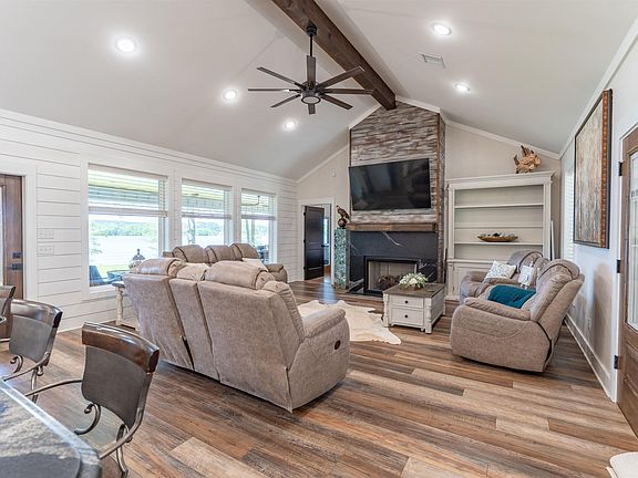 3rd image of 113 Trenon Ln