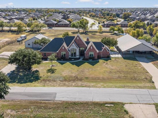 8816 S Water Tower Rd, Fort Worth, TX 76179