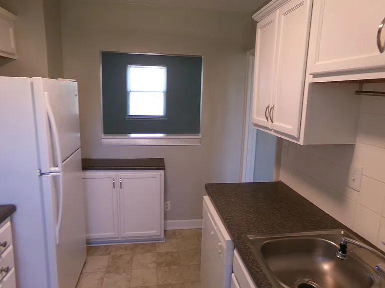 2527 C Miller Park Cir — Photo 8