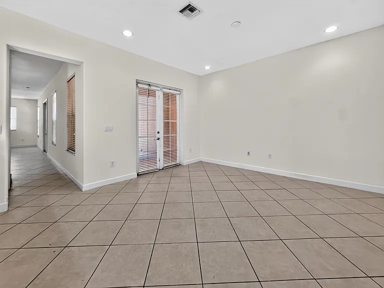 625 SW 146th Ter #901 — Photo 10
