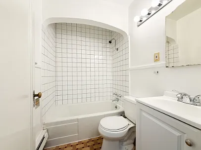280 Morris Ave S #1 — Photo 7