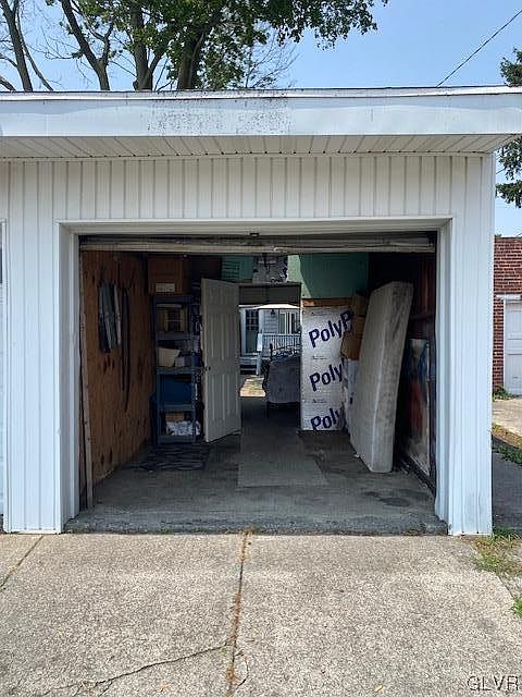 2nd image of 419 1/2 N Fulton St