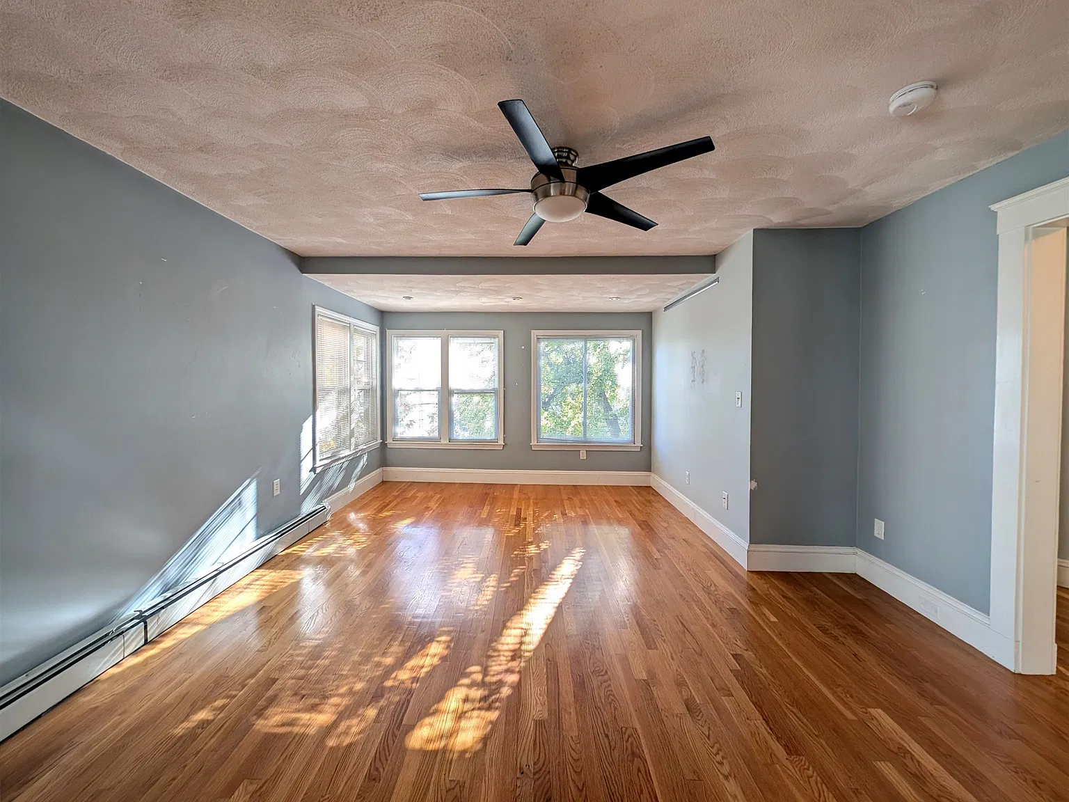 1 bed, 750 sqft, $3,000 — Photo 2