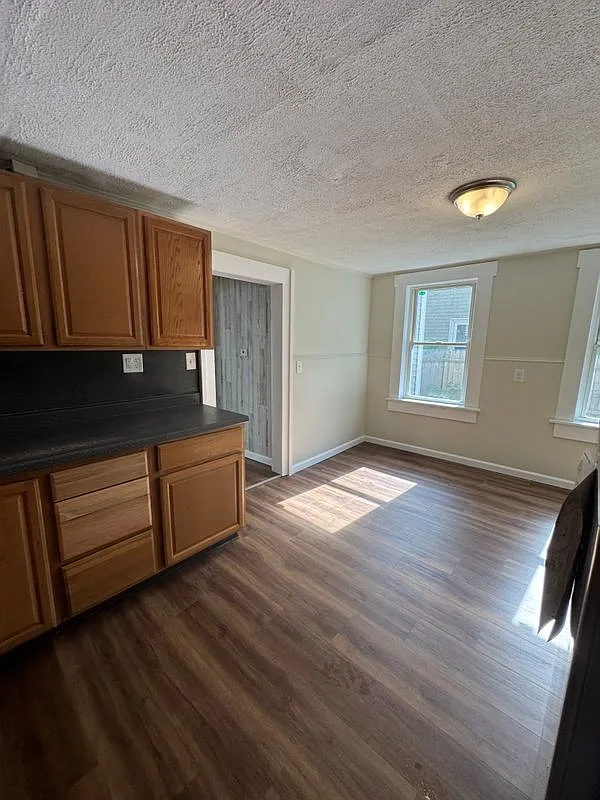 3 bed, 1.5 bath, 1214 sqft, $1,850 — Photo 3