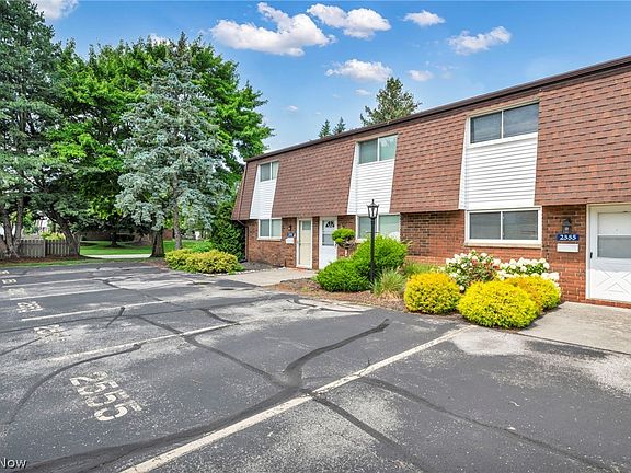 2nd image of 2555 Shakespeare Ln