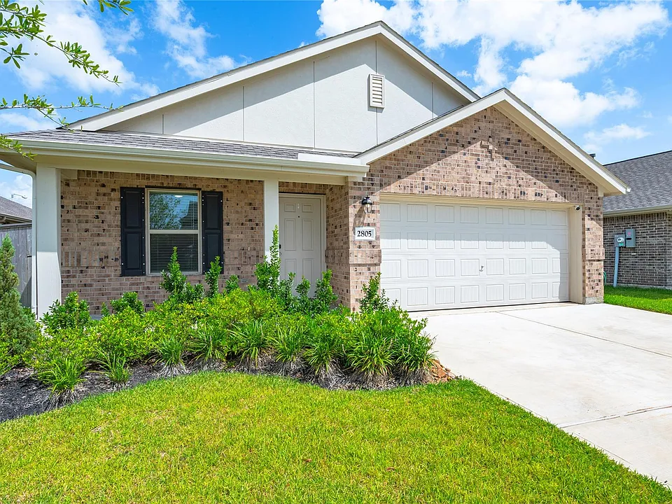 2805 Fountain Woods Dr