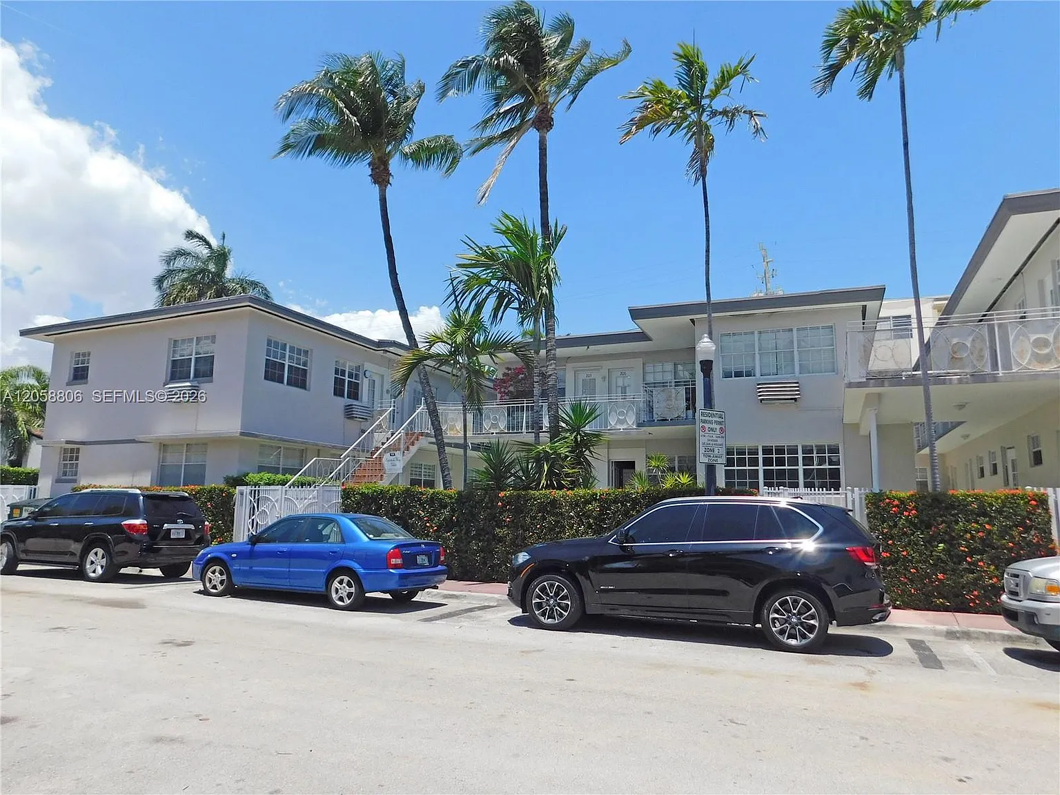 Espanola Way Villas Condo — Photo 2