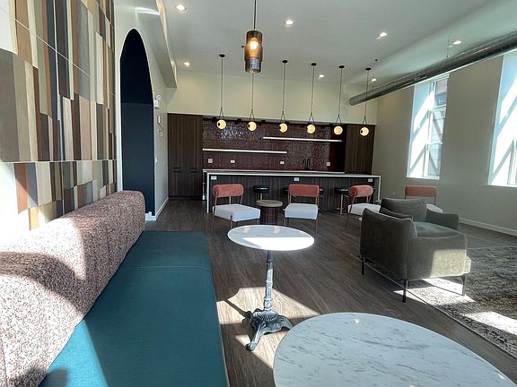 5th image of 4641 N Ashland Ave #202