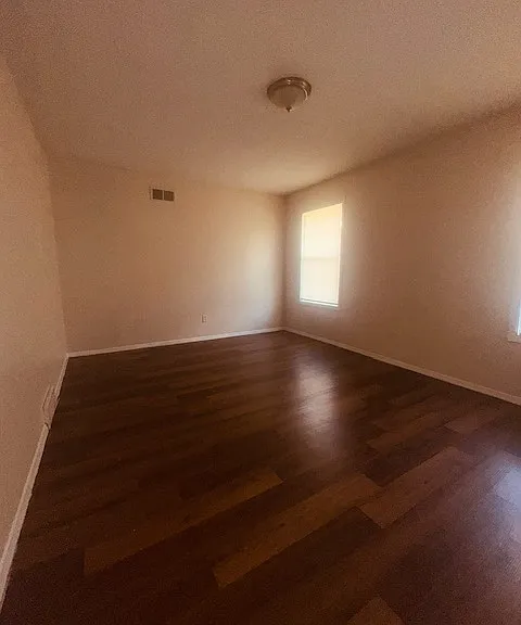 5038 Bryndale Ave — Photo 2