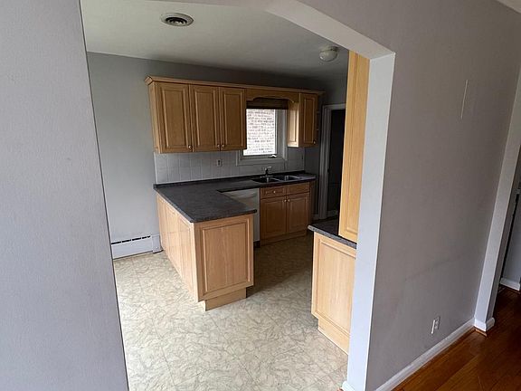3rd image of 1540 Trotwood Ave