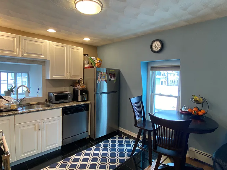 88 Pearl St #3 — Photo 12