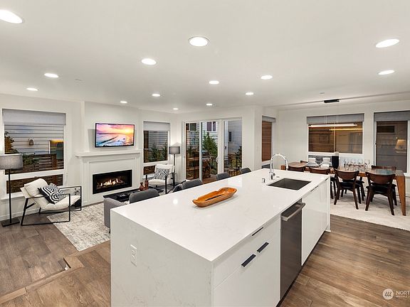 3rd image of 345 3rd Ave S #A