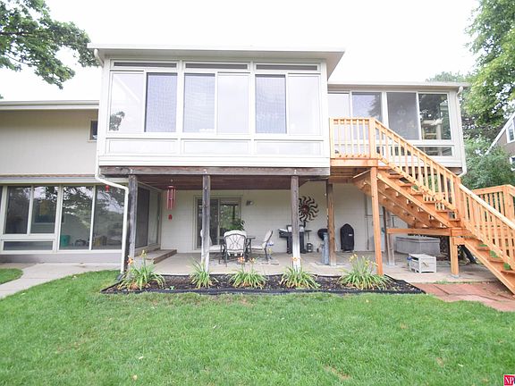 2nd image of 15461 Dewey Cir