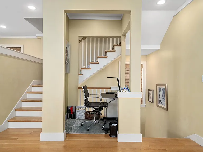 1205 Gulf Way St — Photo 11