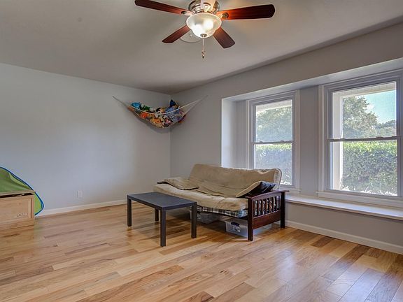 4th image of 6106 Nashville Ave