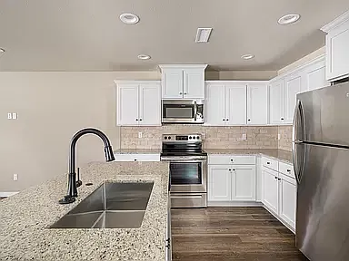 3 bed, 2.5 bath, 1551 sqft, $1,900 — Photo 3