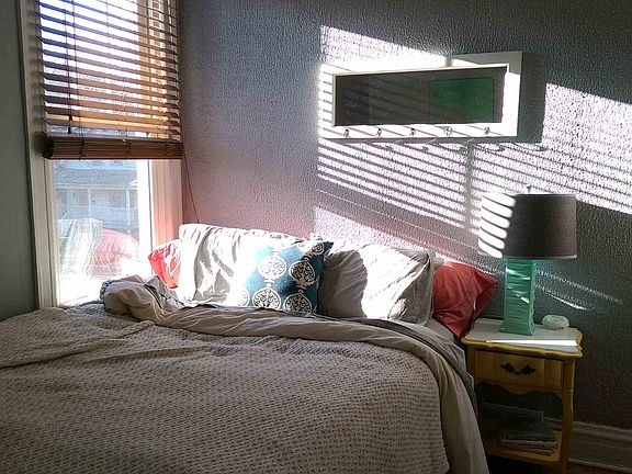 4th image of 1703 W Summerdale Ave #2