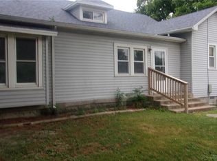 43 State St, Charleston, IL 61920