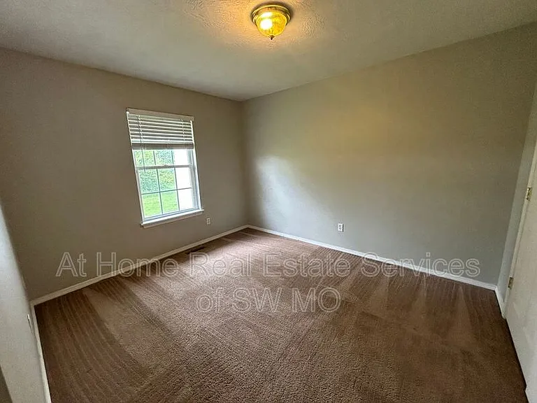 427B Birchwood St — Photo 8