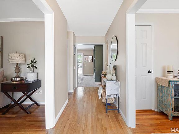 3rd image of 835 Montmartre Ct