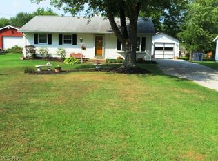 398 Eldon Dr NW, Warren, OH 44483