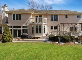 7 Allenby Dr, Northport, NY 11768