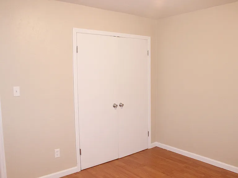1550 Blountstown St — Photo 9