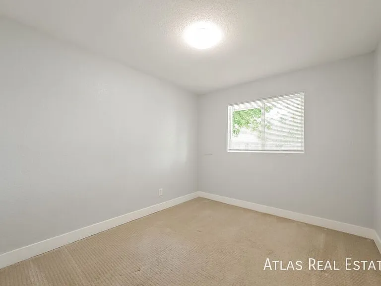 1280 Wheeling St — Photo 11