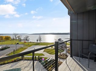 205 Lakeshore Dr, Canandaigua, NY 14424