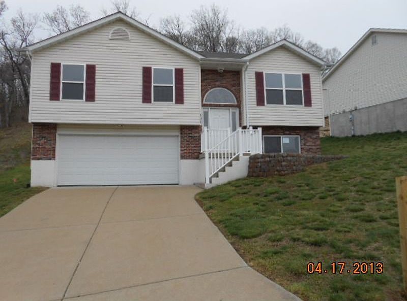 Welcome to 131 Country Club Parc Ct