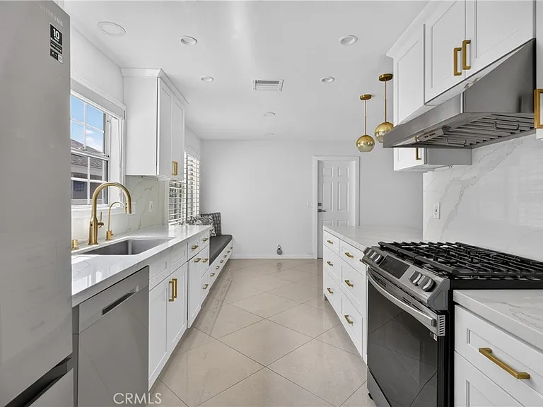 4641 Newman Ave — Photo 22