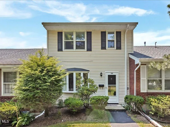 165 Hague Boulevard # B, Glenmont, NY 12077