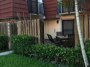 9892 NW 6th Pl, Plantation, FL 33324